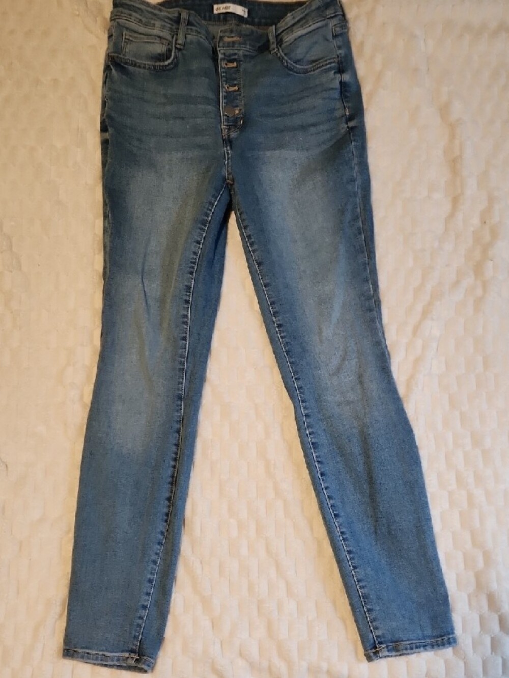 Nine West Women's Light Wash Skinny Jeans - Button Fly - Picture 6 of 7